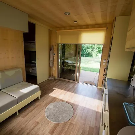Big Berry Kolpa- Soultree Mobile House 펜션